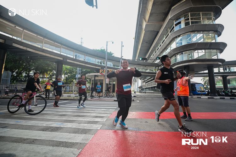 Race photo from Nu Skin Run 10K