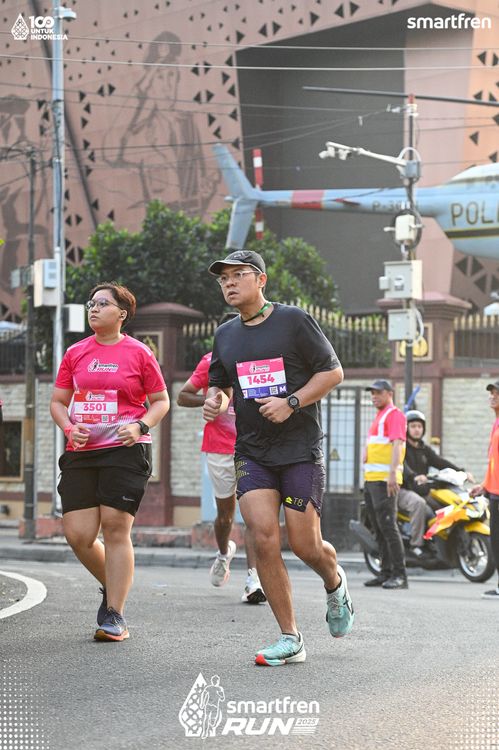 Race photo from Smartfren Run 2025 