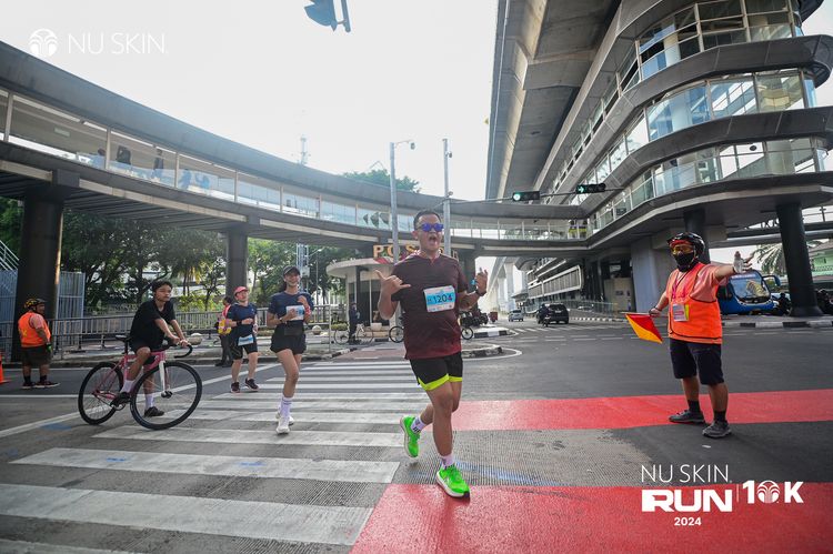 Race photo from Nu Skin Run 10K