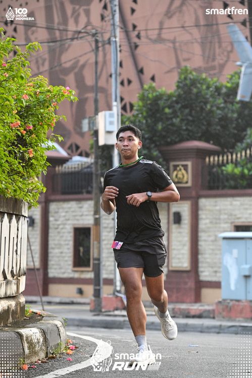 Race photo from Smartfren Run 2025 