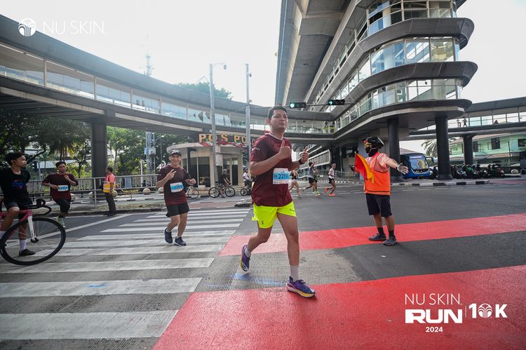 Race photo from Nu Skin Run 10K