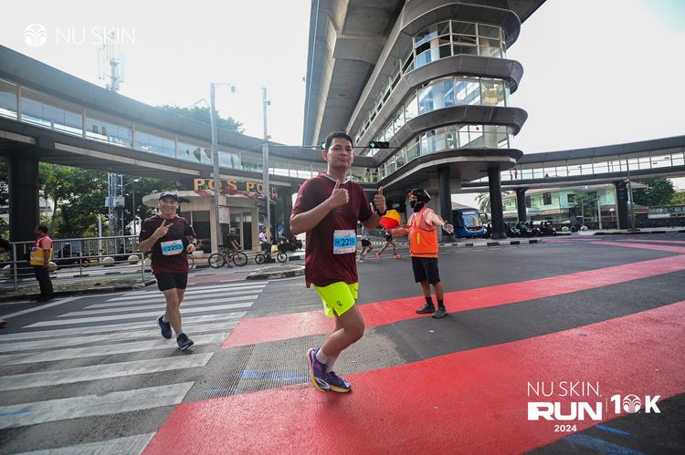 Race photo from Nu Skin Run 10K
