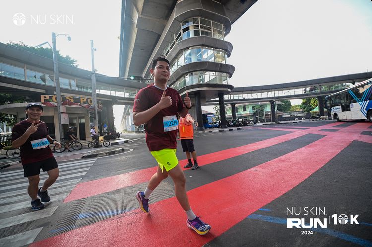 Race photo from Nu Skin Run 10K