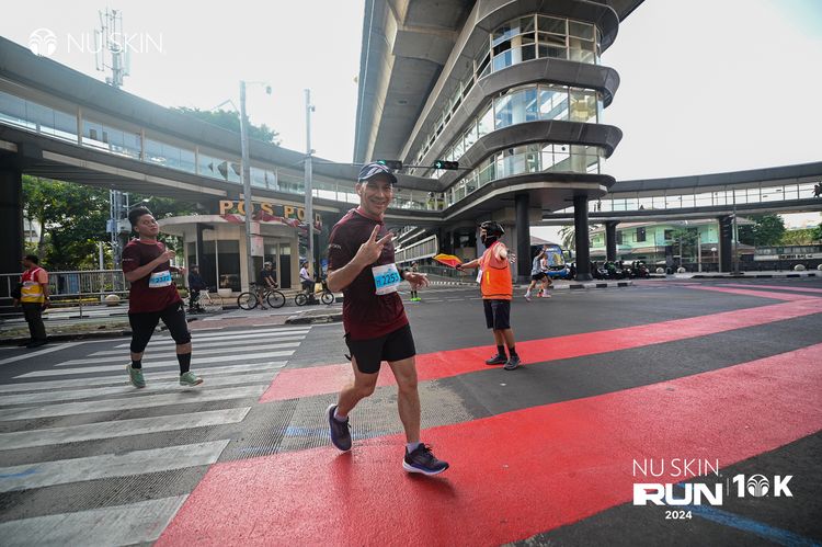 Race photo from Nu Skin Run 10K
