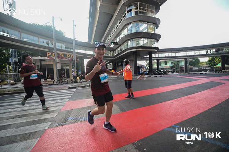 Race photo from Nu Skin Run 10K