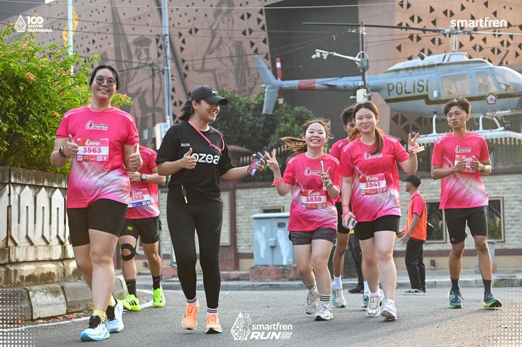 Race photo from Smartfren Run 2025 