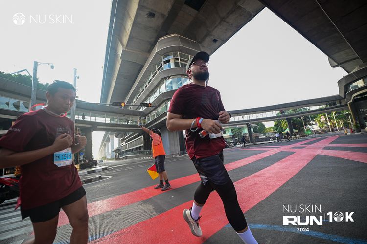 Race photo from Nu Skin Run 10K