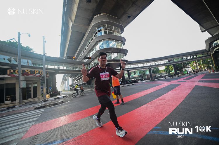 Race photo from Nu Skin Run 10K
