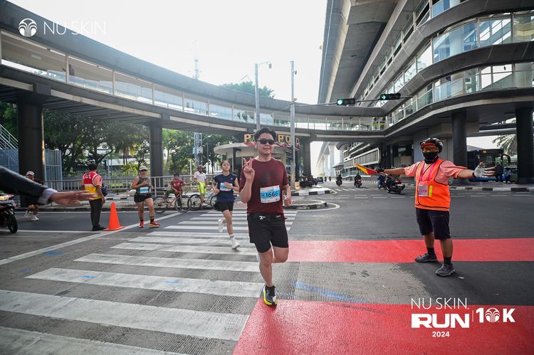 Race photo from Nu Skin Run 10K