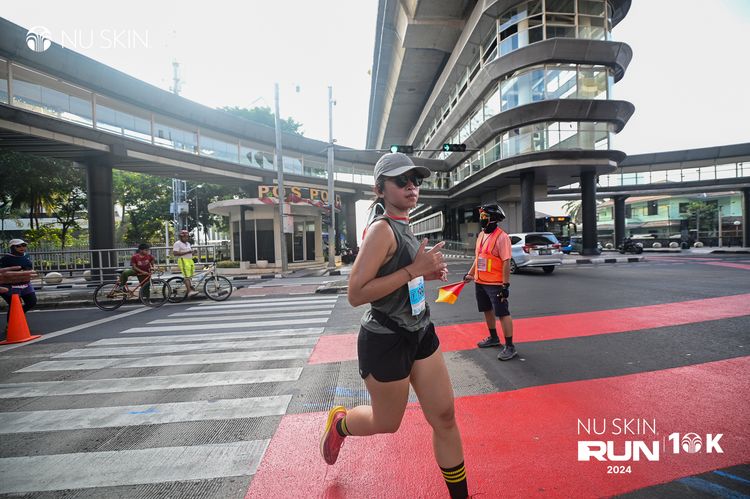 Race photo from Nu Skin Run 10K