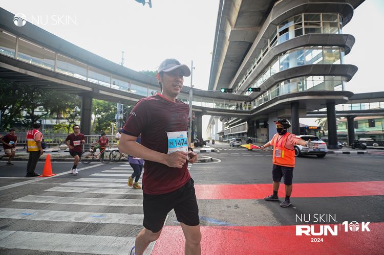 Race photo from Nu Skin Run 10K