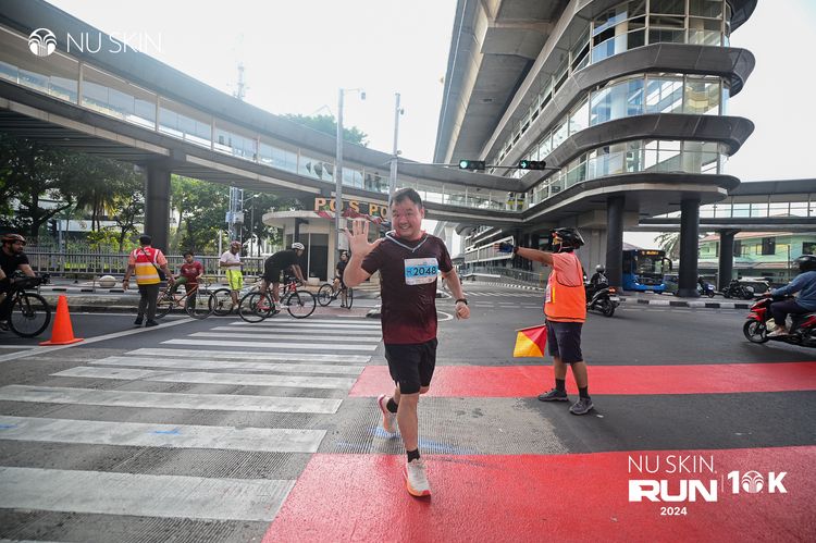 Race photo from Nu Skin Run 10K