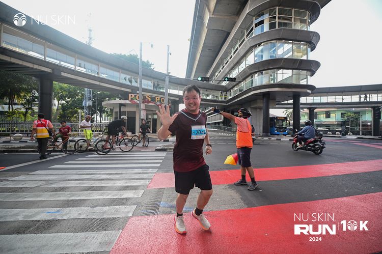 Race photo from Nu Skin Run 10K