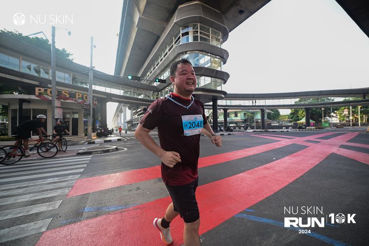 Race photo from Nu Skin Run 10K
