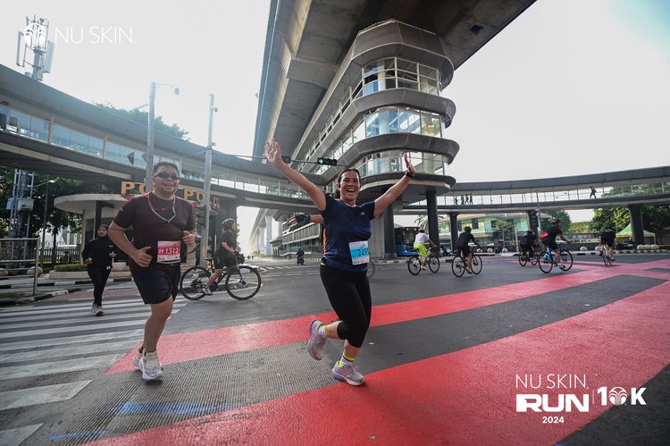 Race photo from Nu Skin Run 10K