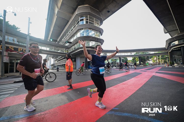 Race photo from Nu Skin Run 10K