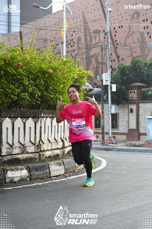 Race photo from Smartfren Run 2025 