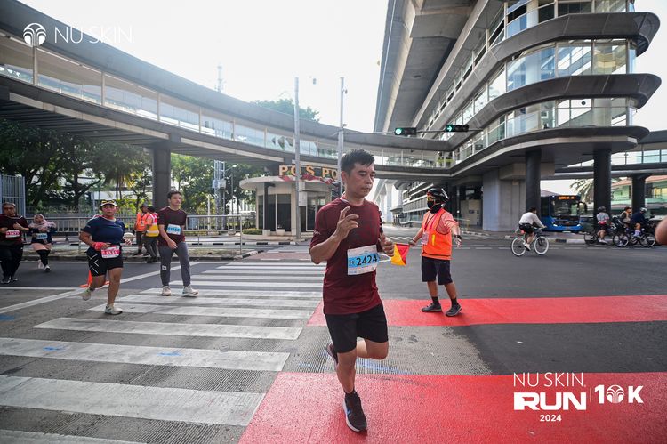 Race photo from Nu Skin Run 10K