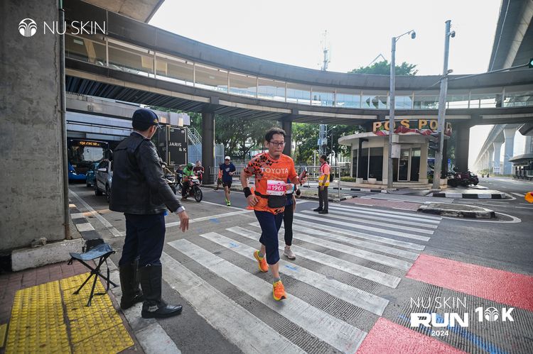 Race photo from Nu Skin Run 10K