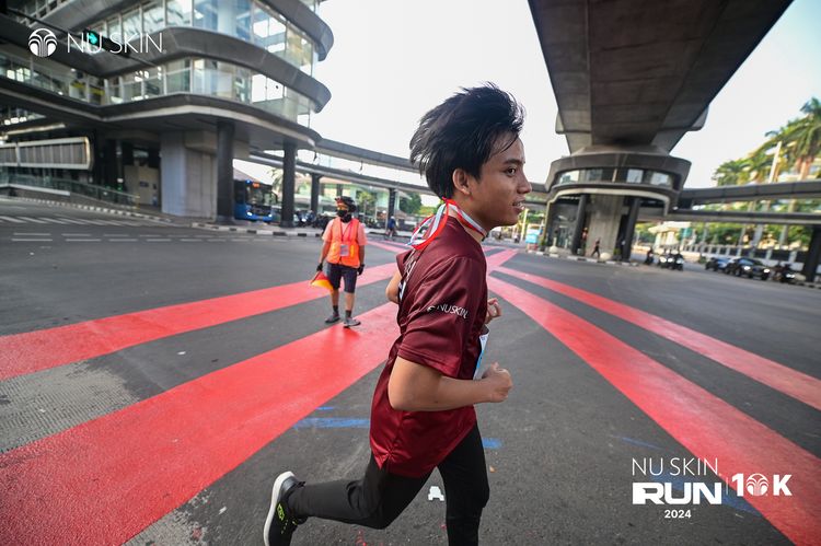 Race photo from Nu Skin Run 10K