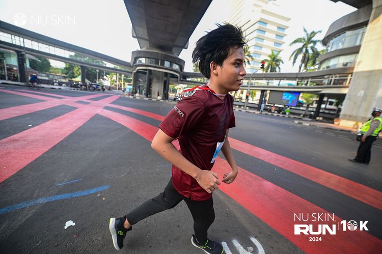 Race photo from Nu Skin Run 10K