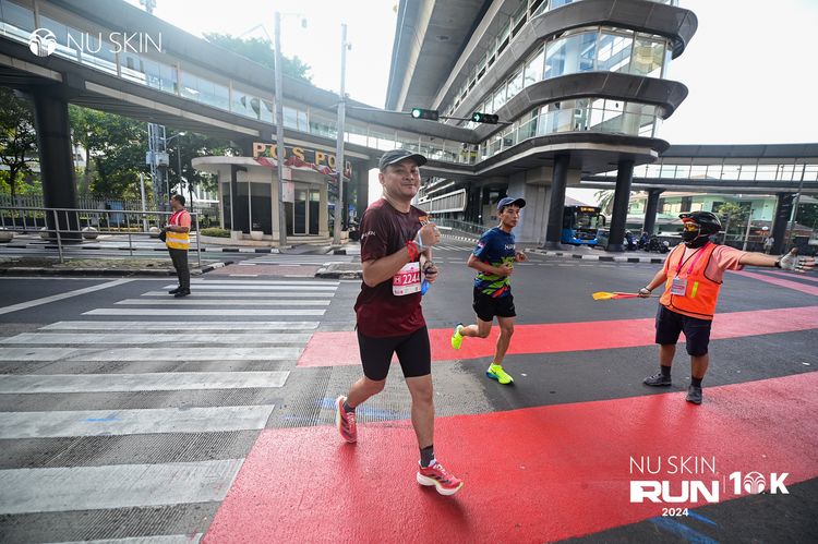 Race photo from Nu Skin Run 10K