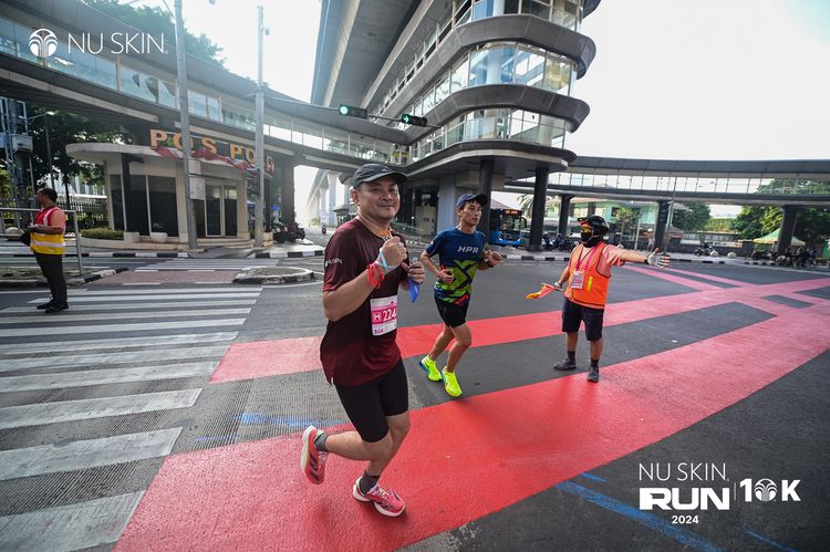 Race photo from Nu Skin Run 10K