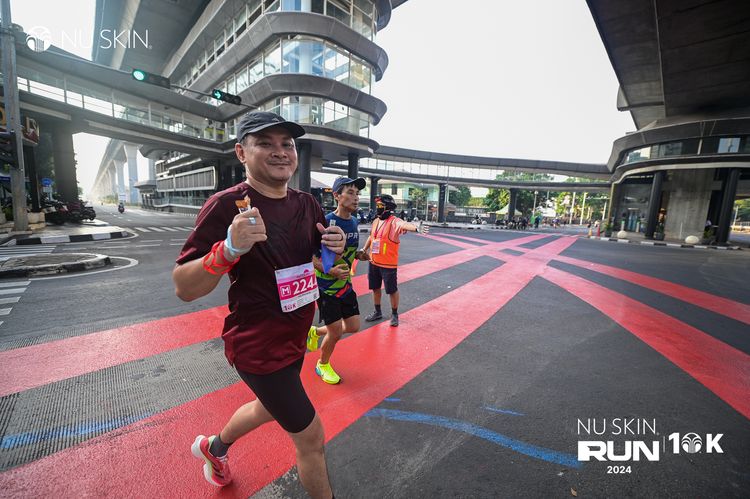 Race photo from Nu Skin Run 10K