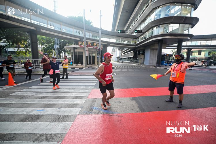 Race photo from Nu Skin Run 10K