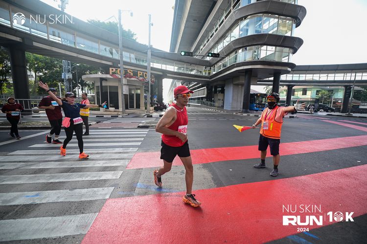Race photo from Nu Skin Run 10K