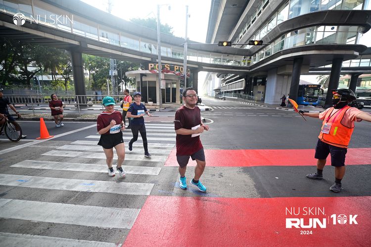 Race photo from Nu Skin Run 10K