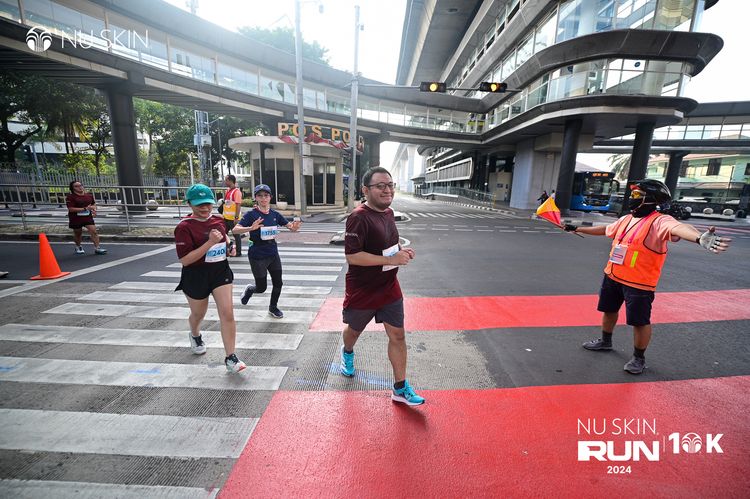 Race photo from Nu Skin Run 10K