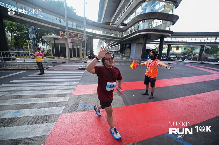 Race photo from Nu Skin Run 10K