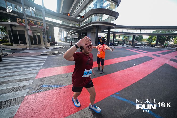Race photo from Nu Skin Run 10K
