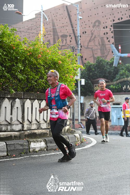 Race photo from Smartfren Run 2025 