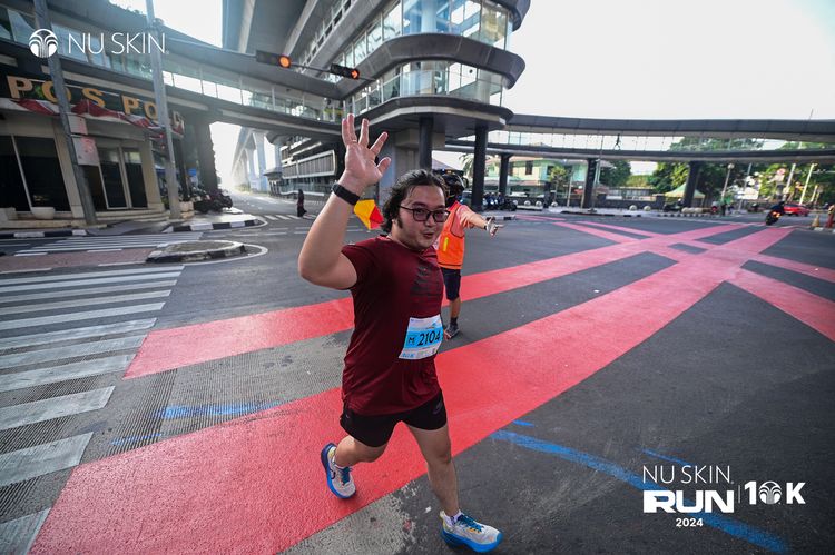 Race photo from Nu Skin Run 10K