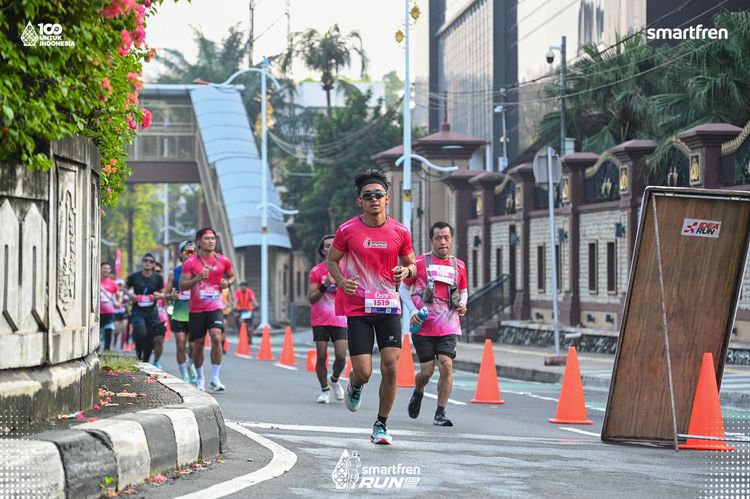 Race photo from Smartfren Run 2025 