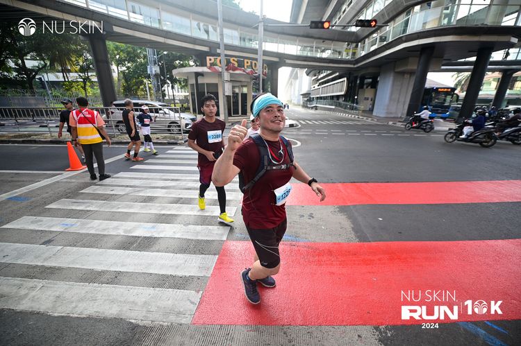 Race photo from Nu Skin Run 10K