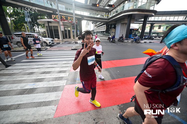 Race photo from Nu Skin Run 10K