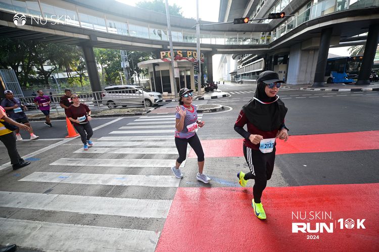 Race photo from Nu Skin Run 10K