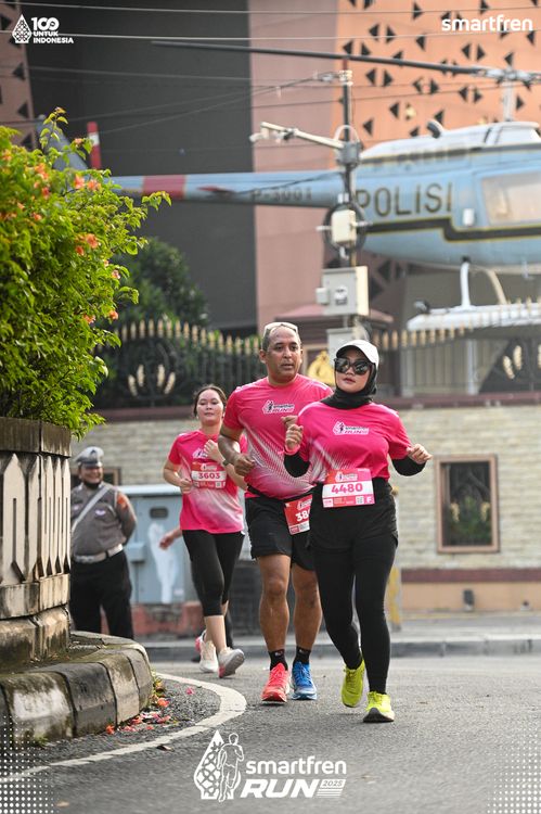 Race photo from Smartfren Run 2025 
