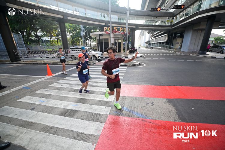 Race photo from Nu Skin Run 10K