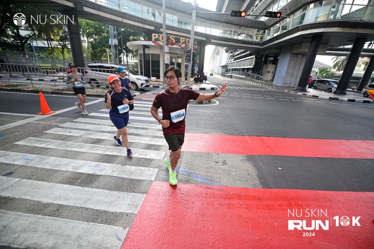 Race photo from Nu Skin Run 10K