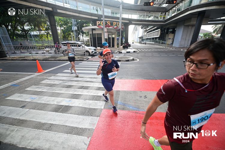 Race photo from Nu Skin Run 10K