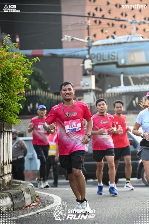 Race photo from Smartfren Run 2025 