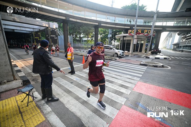 Race photo from Nu Skin Run 10K