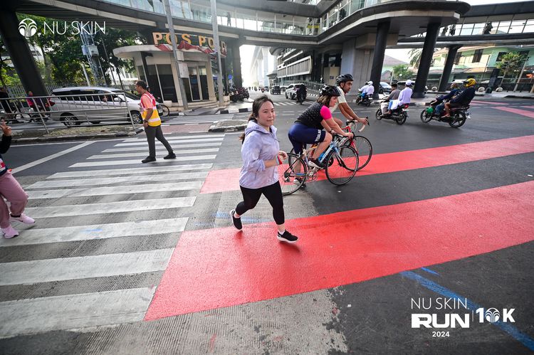 Race photo from Nu Skin Run 10K