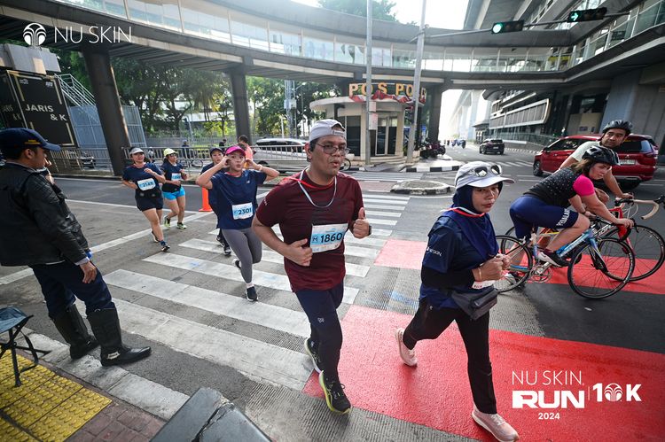 Race photo from Nu Skin Run 10K