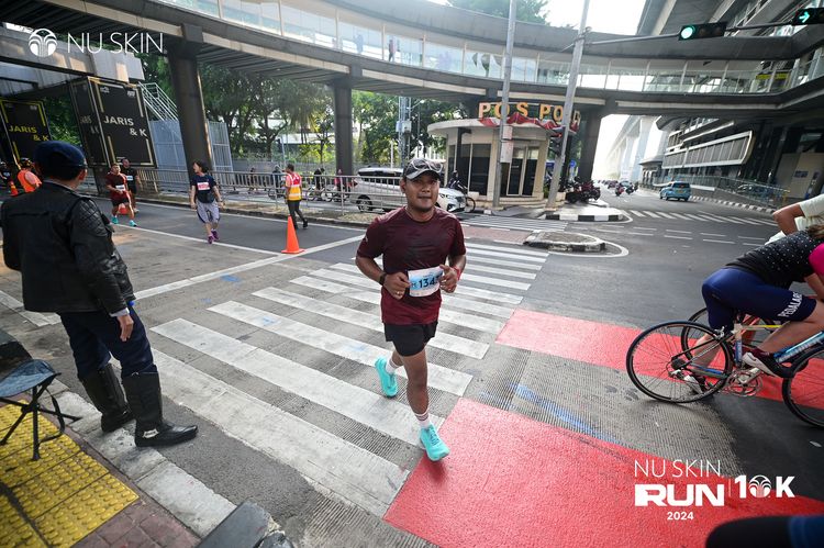 Race photo from Nu Skin Run 10K