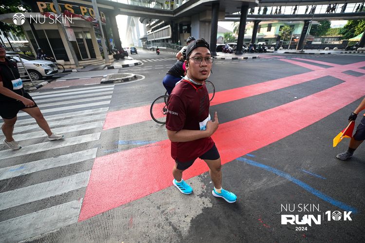 Race photo from Nu Skin Run 10K